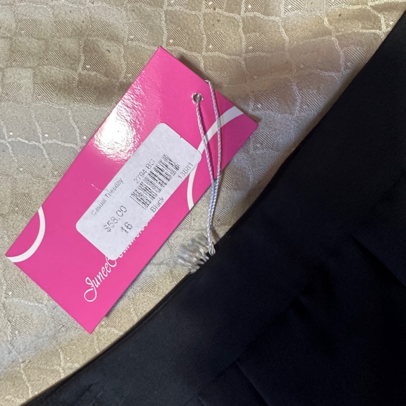 Modest A line skirt Size 16 NWT - Picture 2 of 2